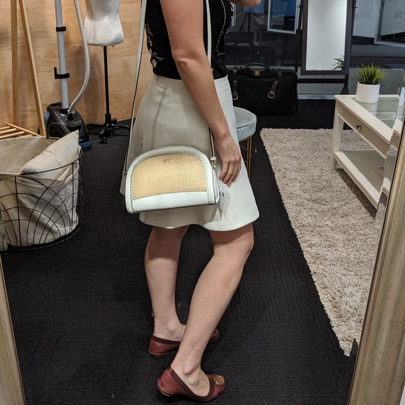 Kate Spade | Reiley Straw Dome Crossbody Bag - Picture 4 of 8